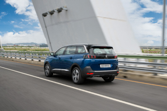 뉴 푸조 5008 SUV. <푸조 제공>